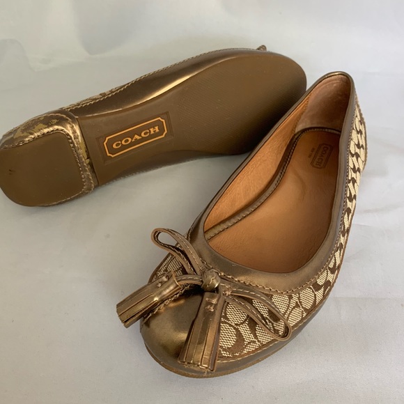 Coach Shoes - Coach gold and brown classic design loafers